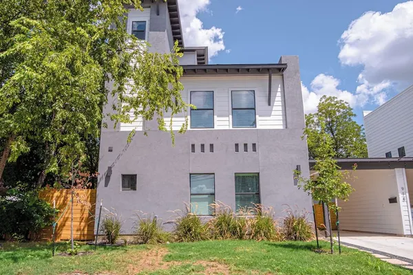 Photo 1 - Gorgeous 3 BR 2 BA Near Amazing Downtown