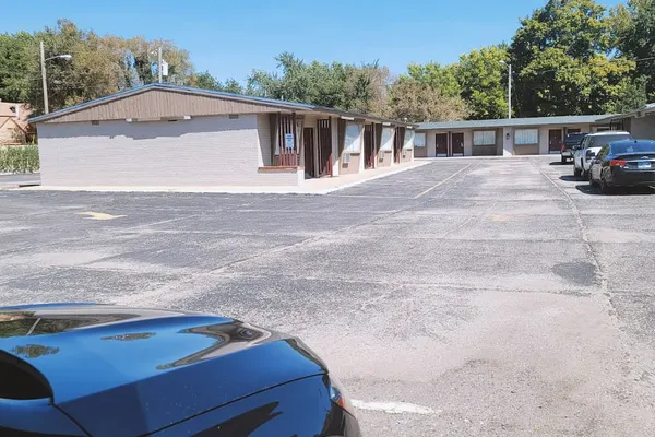 Photo 1 - Blue Way Inn And Suites Winfield