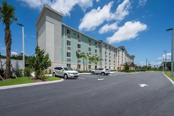 Photo 1 - Woodspring Suites West Palm Beach