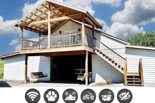 Photo 1 - Double L Ranch 1 Bedroom Farmhouse by RedAwning