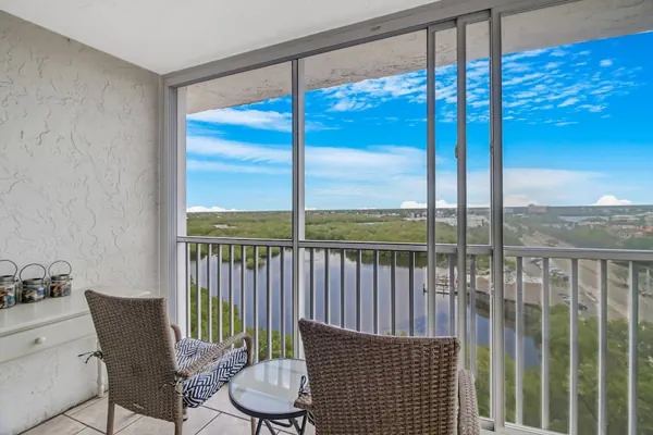 Photo 1 - Beach & Tennis 5001