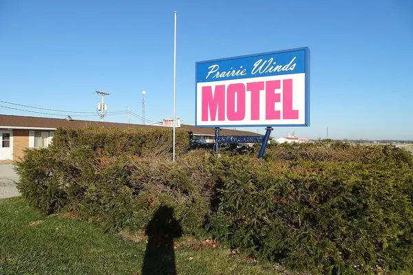 Photo 1 - Hotel Prairie Winds Carthage Keokuk Hwy 136