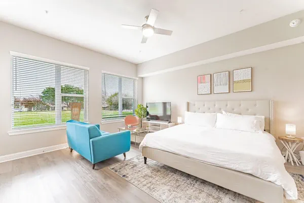 Photo 1 - Quaint King Bed 1BR 5 Min to DT