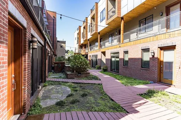 Photo 1 - 1247 E Columbia Ave