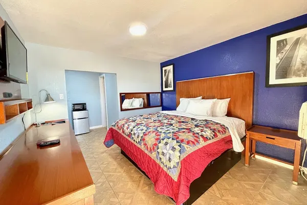 Photo 1 - Golden Inn