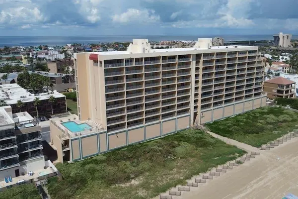 Photo 1 - Inverness Penthouse 3 Bedroom Home by RedAwning