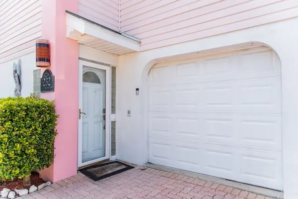 Photo 1 - 232 S Harbor Dr - Island Bay 3 Bedroom Home by RedAwning