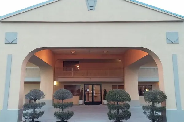 Photo 1 - Deerfield Inn By Capital O Blytheville AR I55