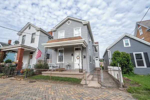 Photo 1 - Historic Ludlow Apt B