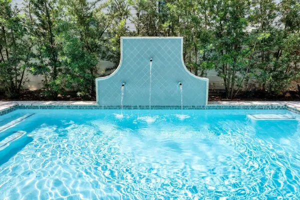 Photo 1 - Azalea Abbey by Avantstay 350ft to Beach! w/ Pool, Outdoor Kitchen & Amazing Views