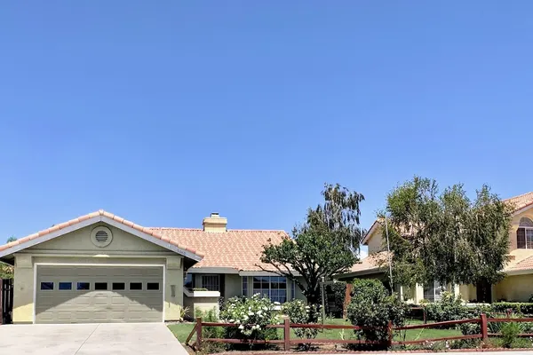Photo 1 - Private bedroom in Peach Blossom Country House