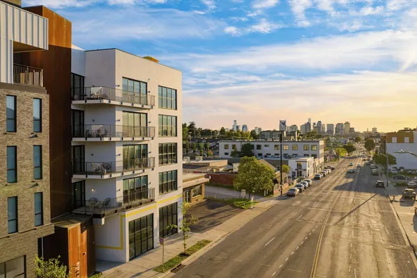 Photo 1 - The Carter by AvantStay – Spacious Stay Near Downtown