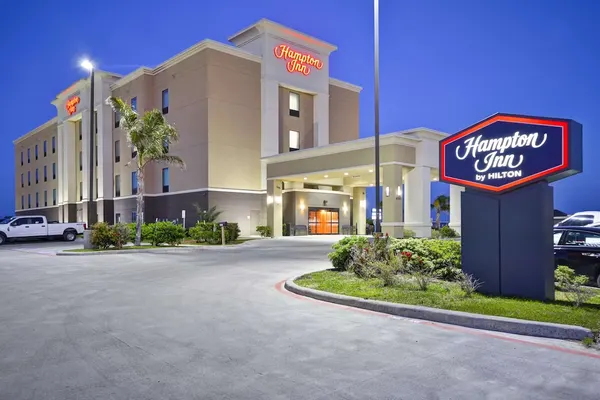 Photo 1 - Hampton Inn Kenedy