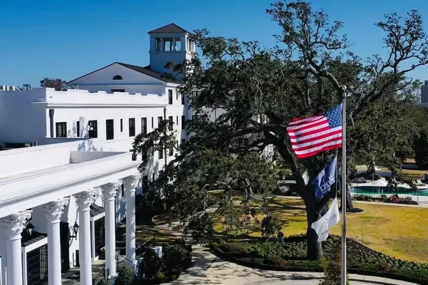 Photo 1 - White House Hotel