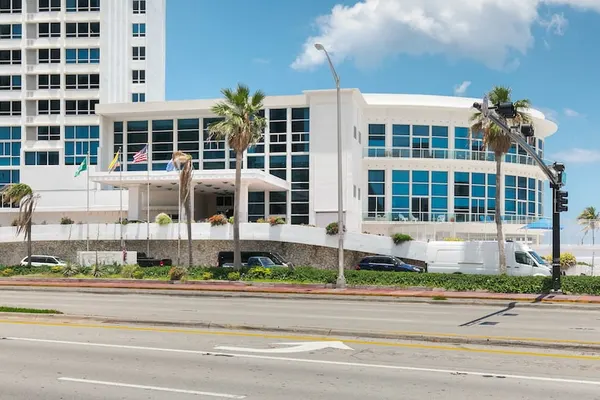 Photo 1 - New Point Miami Beach Apartments