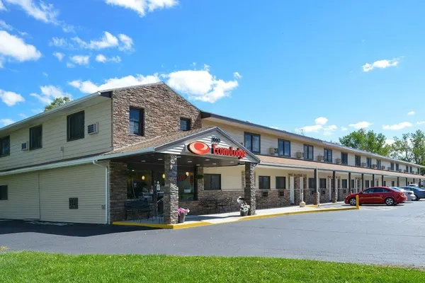 Photo 1 - Econo Lodge Rochester I-90 & I-390