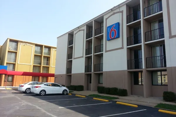 Photo 1 - Motel 6 Jackson, TN