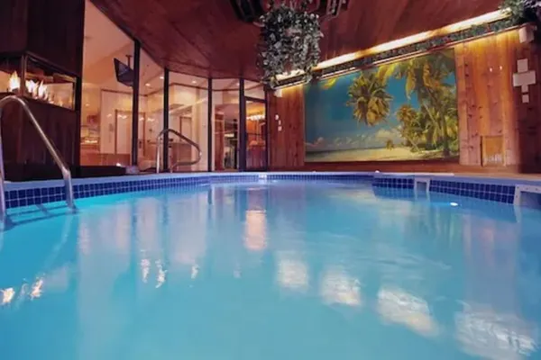 Photo 1 - Sybaris Pool Suites Mequon