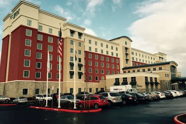 Photo 1 - Embassy Suites Portland/Hillsboro, Oregon