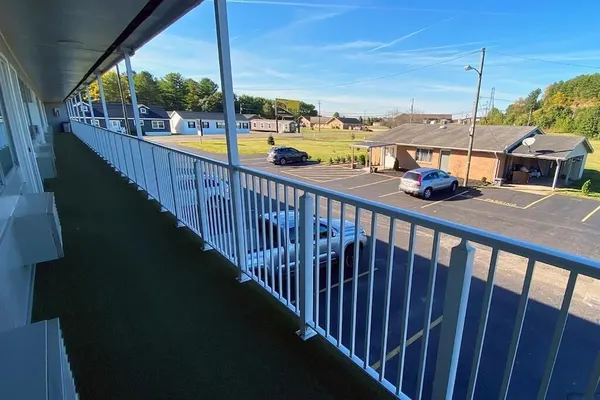 Photo 1 - Lake Logan Inn Capital O Ohio