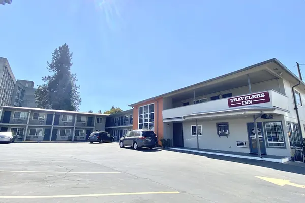 Photo 1 - Travelers Inn Eugene University