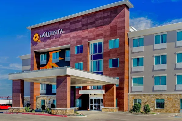 Photo 1 - La Quinta Inn & Suites by Wyndham Northlake Fort Worth