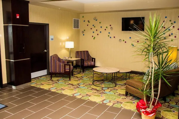 Photo 1 - Holiday Inn Express & Suites Sikeston Southwest by IHG