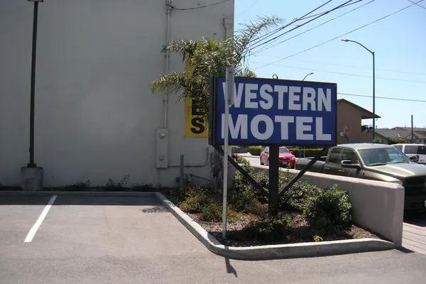 Photo 1 - Western Motel