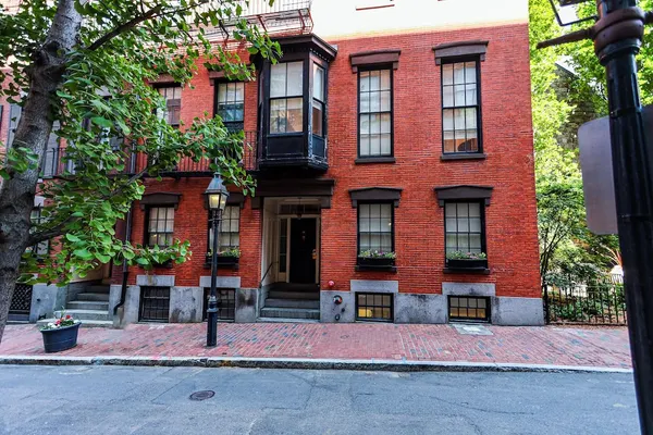 Photo 1 - Maverick Suites at 40 Temple St