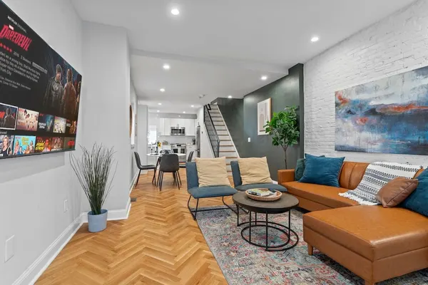 Photo 1 - Modern & Comfy - 5* - Location Game Room