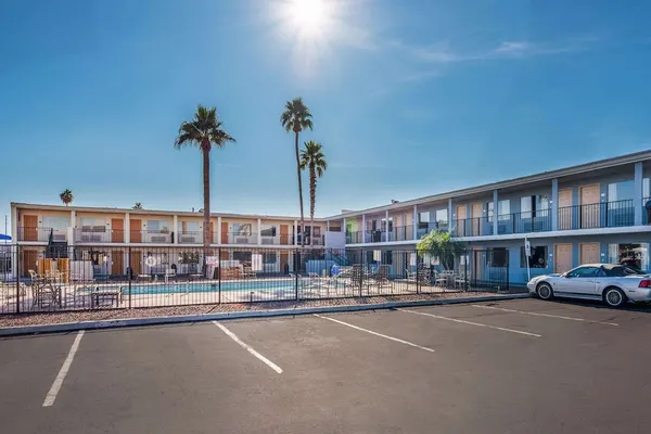 Photo 1 - Econo Lodge Phoenix North I-17