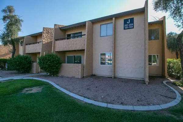 Photo 1 - Stylish Updated 2 Bdrm Near Old Town Scottsdale!