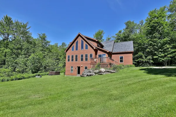 Photo 1 - Cortina Mountain Chalet - Outdoor Hot Tub - Close To Pico And Killington Mountains 3 Bedroom Home