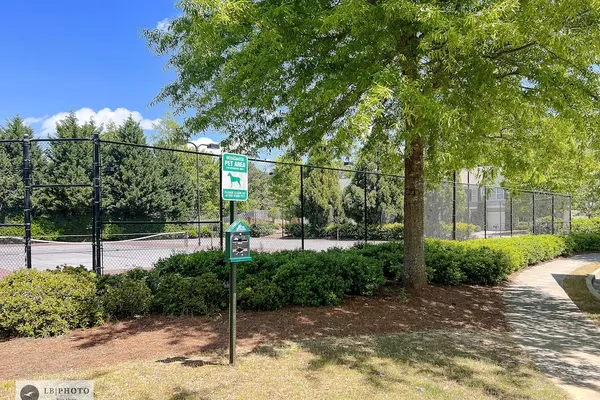 Photo 1 - 4 - Bed home, w/ Cali King Bed - 12 mins. to DTWN