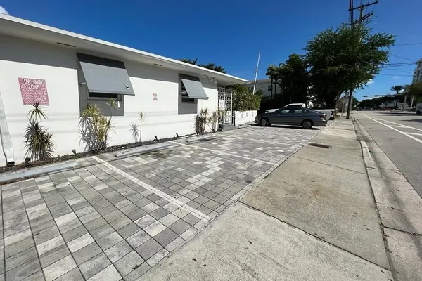 Photo 1 - Fabulous Studio 15 min from The Beach