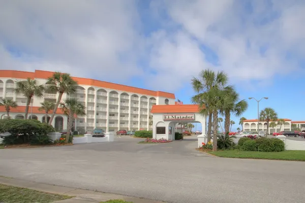Photo 1 - 347 El Matador 2 Bedroom Condo by RedAwning