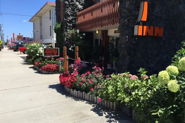 Photo 1 - Tahiti Inn