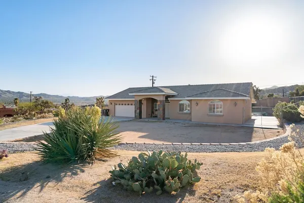 Photo 1 - Hillside Desert House - Hot Tub, Fire Pit And Bbq! 3 Bedroom Home by RedAwning