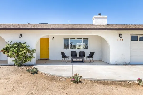 Photo 1 - Horseshoe House - Hot Tub, Bbq And Fire Pit! 4 Bedroom Home by RedAwning