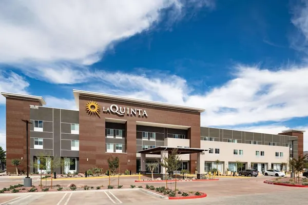 Photo 1 - La Quinta Inn & Suites By Wyndham Yucaipa