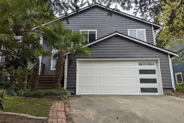 Photo 1 - Seattle Vacation Home - The Newsroom