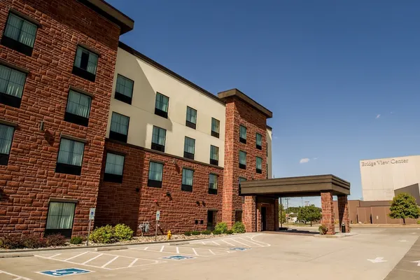 Photo 1 - Cobblestone Hotel & Suites - Ottumwa