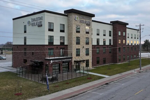 Photo 1 - Cobblestone Hotel & Suites - Ottumwa