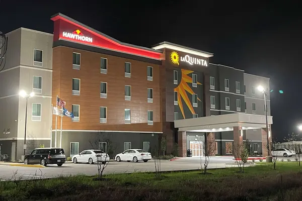 Photo 1 - Hawthorn Extended Stay by Wyndham Sulphur (Lake Charles)