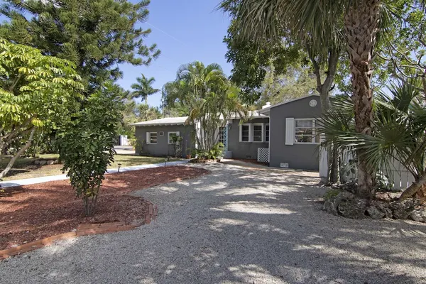Photo 1 - Tarpon River Getaway