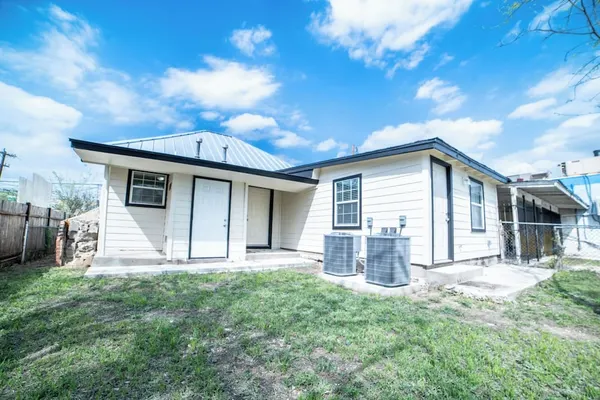 Photo 1 - Fascinating 1br/1 BA Near Festive DT and Riverwalk