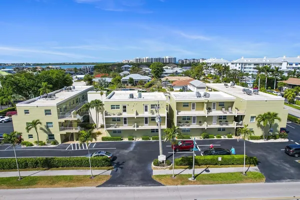 Photo 1 - Bald Eagle Dr 1152, A2 Marco Island Vacation Rental 2 Bedroom Condo by Redawning