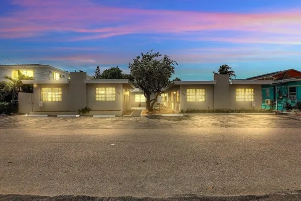 Photo 1 - The Shell on Walnut 1br/1bath Hollywood Beach Free Parking