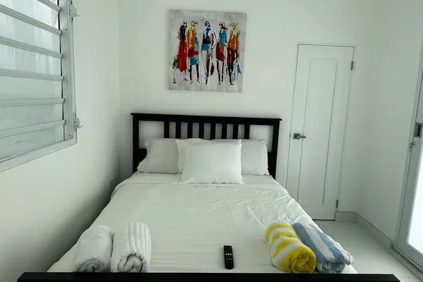 Photo 1 - Gorgeous 1-Bedroom Beachside Suite