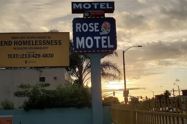 Photo 1 - Rose Motel